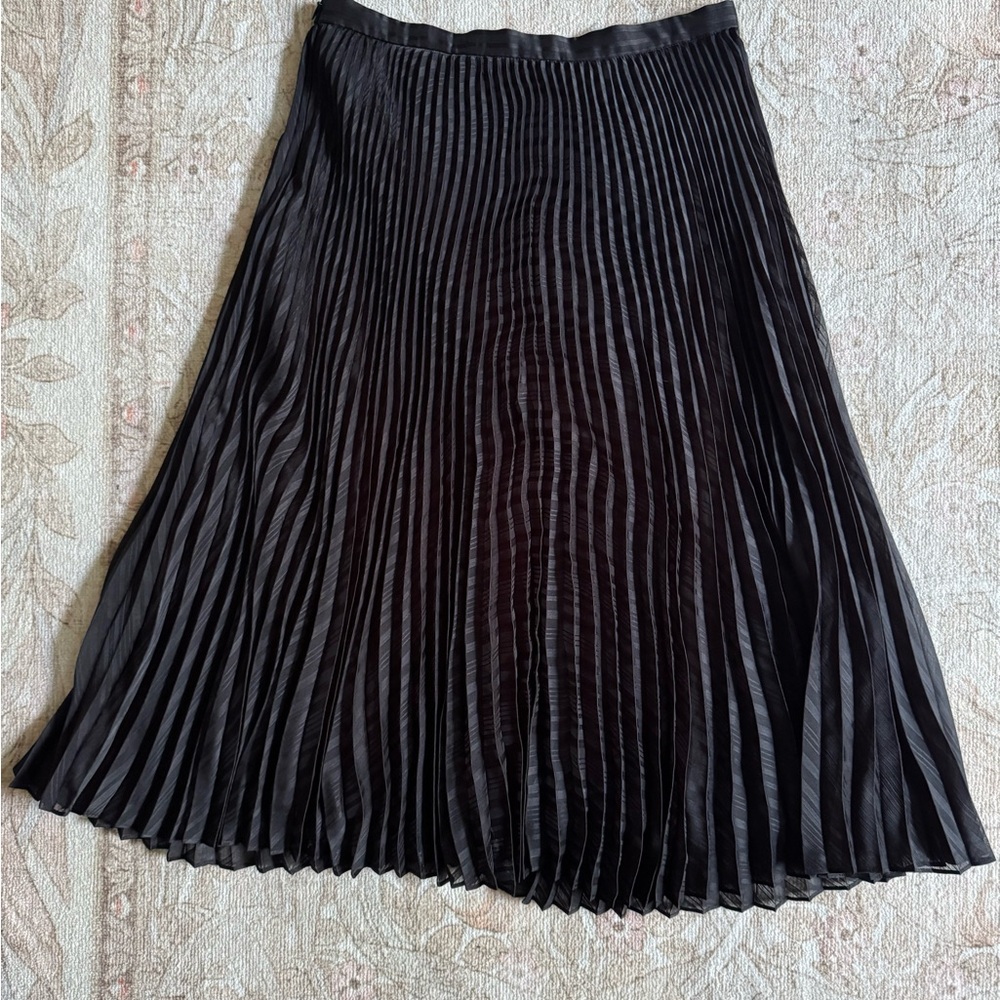 Elegant Black Pleated Calf Length Skirt